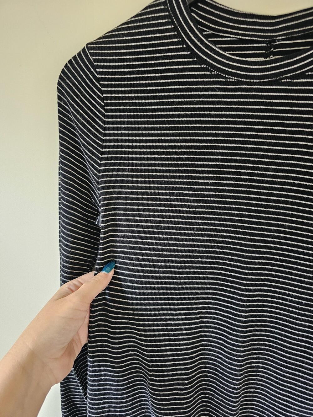 *FINAL PRICE DROP* Universal Thread Black and White Striped Long-Sleeve Crewneck - Picture 3 of 3